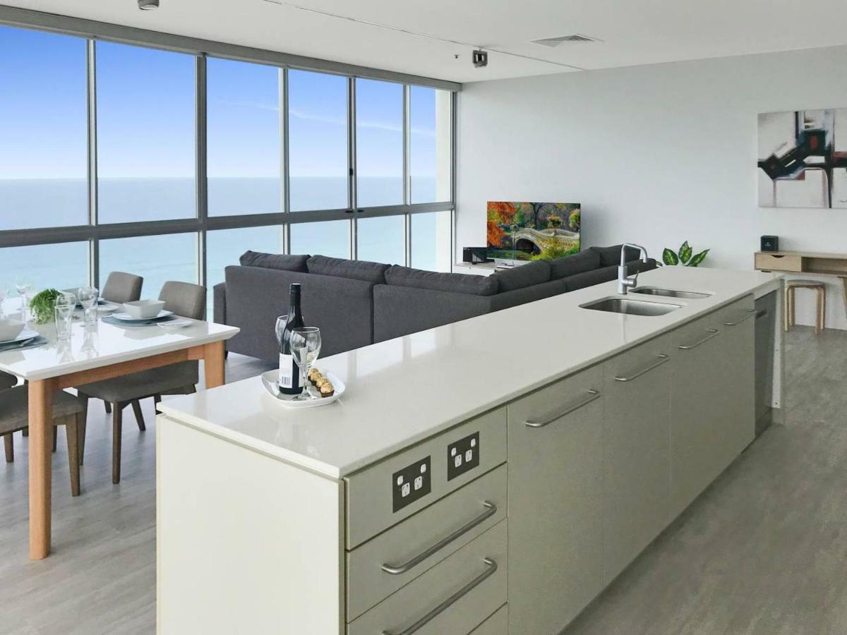 Air On Broadbeach - Stunning Ocean Views! غولد كوست المظهر الخارجي الصورة