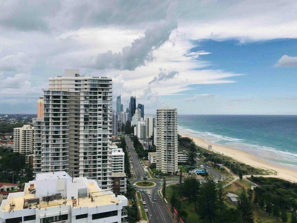Air On Broadbeach - Stunning Ocean Views! غولد كوست المظهر الخارجي الصورة